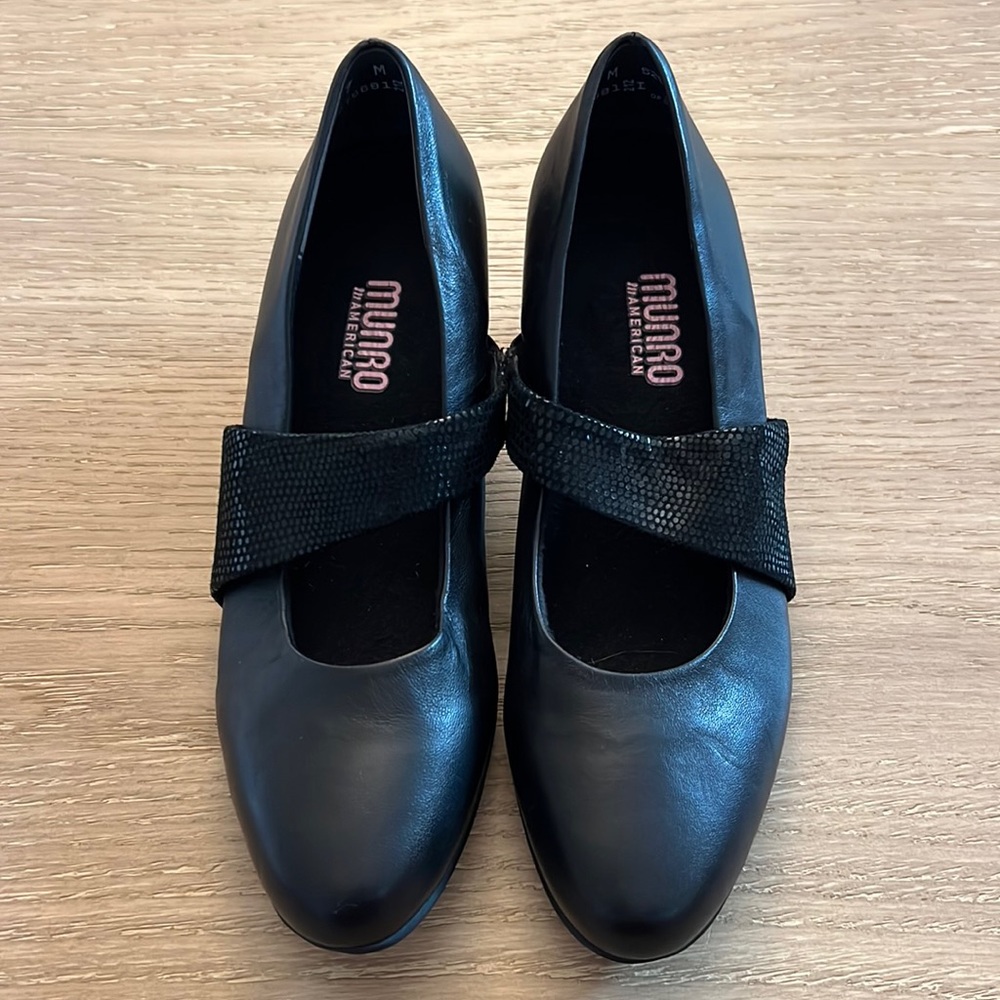 MUNRO American - NWOT Block Heel Black Mary Jane Pump